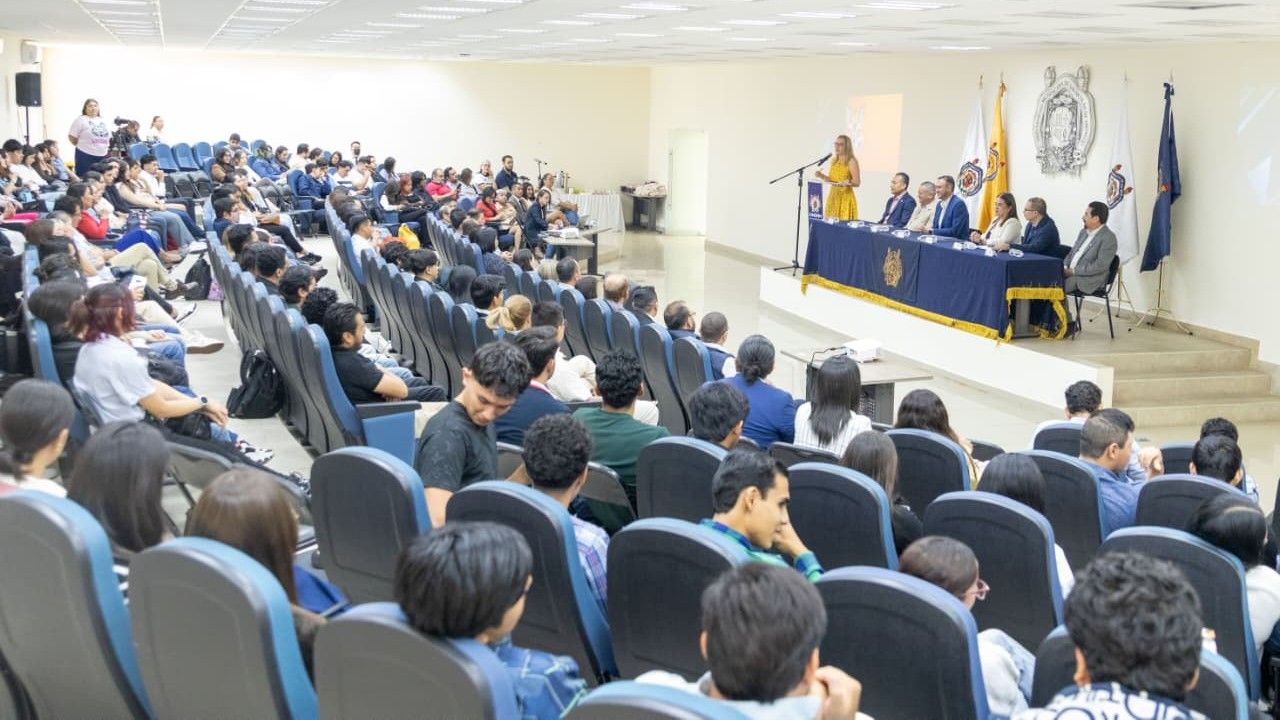 Durante el encuentro de vinculación, se expusieron 76 propuestas innovadoras que buscan resolver problemáticas sociales mediante la aplicación del conocimiento generado en las aulas nicolaitas. Durante el encuentro de vinculación, se expusieron 76 propuestas innovadoras que buscan resolver problemáticas sociales mediante la aplicación del conocimiento generado en las aulas nicolaitas.