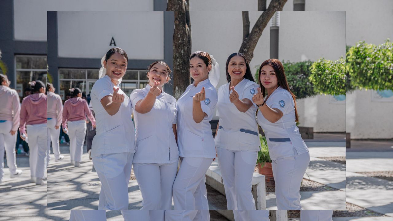 Egresadas de la carrera de Enfermería posan en el campus; su testimonio sobre la inserción laboral y el desempeño profesional es fundamental para los análisis comparativos que realiza la institución. Egresadas de la carrera de Enfermería posan en el campus; su testimonio sobre la inserción laboral y el desempeño profesional es fundamental para los análisis comparativos que realiza la institución.