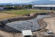 Proyecto hídrico de UMSNH beneficiará a miles; reutilizará agua tratada de FEMSA La construcción del lago artificial en Ciudad Universitaria forma parte de una estrategia institucional para el uso eficiente y sostenible del agua.