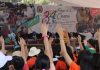 UMSNH recibe a cientos de familias en la 34 edición del Tianguis de la Ciencia El escenario principal de la 34 edición del Tianguis de la Ciencia de la UMSNH, identificada bajo los ejes "Ideas que inspiran, Jóvenes que transforman, Ciencia que conecta", fue epicentro de la participación del público infantil. Con manos en alto y total entusiasmo, niñas y niños michoacanos respondieron a las dinámicas preparadas por la comunidad nicolaita, reafirmando al Tianguis de la Ciencia como el principal escaparate universitario de divulgación científica en México.