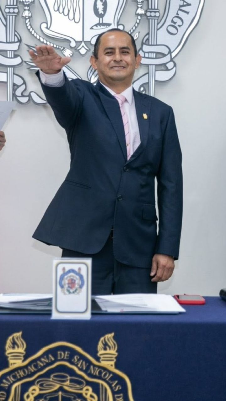 El licenciado José Rodrigo Reyes Pérez rinde protesta como nuevo director de la escuela preparatoria "Ing. Pascual Ortiz Rubio" de la UMSNH para el periodo 2026-2030. El licenciado José Rodrigo Reyes Pérez rinde protesta como nuevo director de la escuela preparatoria "Ing. Pascual Ortiz Rubio" de la UMSNH para el periodo 2026-2030.