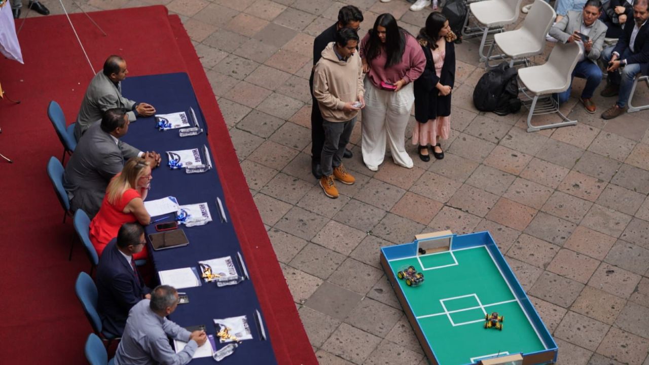 Los equipos participantes demostraron habilidades de programación, control y estrategia durante las exhibiciones de robótica educativa. Los equipos participantes demostraron habilidades de programación, control y estrategia durante las exhibiciones de robótica educativa.