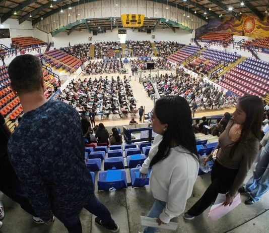 Exámenes de admisión en la UMSNH iniciarán el 30 de junio; aspirantes deben revisar su fecha El gimnasio universitario de la UMSNH se convierte cada año en una de las principales sedes del examen de admisión, capaz de albergar a cientos de aspirantes de manera simultánea. Para el ciclo 2026-2027, la Dirección de Control Escolar organizó el proceso en cuatro jornadas consecutivas del 30 de junio al 3 de julio, distribuidas por área del conocimiento.
