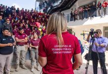 Licenciatura en Seguridad Pública y Ciencias Forenses de la UMSNH busca su primera acreditación Decenas de estudiantes de la Licenciatura en Seguridad Pública y Ciencias Forenses de la UMSNH escuchan atentos durante la sesión de arranque de la visita evaluadora de los CIEES en las instalaciones de la EESI. El secretario Académico Antonio Ramos Paz precisó que esta acción inicial contó con la presencia de alumnas, alumnos, docentes y personal administrativo del programa, en cumplimiento de la metodología de evaluación integral que aplica el organismo acreditador.