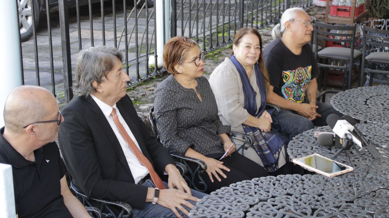 La mesa directiva del Comité de Exalumnos detalla la logística y las sedes, como el Teatro Ocampo y el Templo de las Rosas, para las actividades gratuitas del 7 y 8 de agosto. La mesa directiva del Comité de Exalumnos detalla la logística y las sedes, como el Teatro Ocampo y el Templo de las Rosas, para las actividades gratuitas del 7 y 8 de agosto.