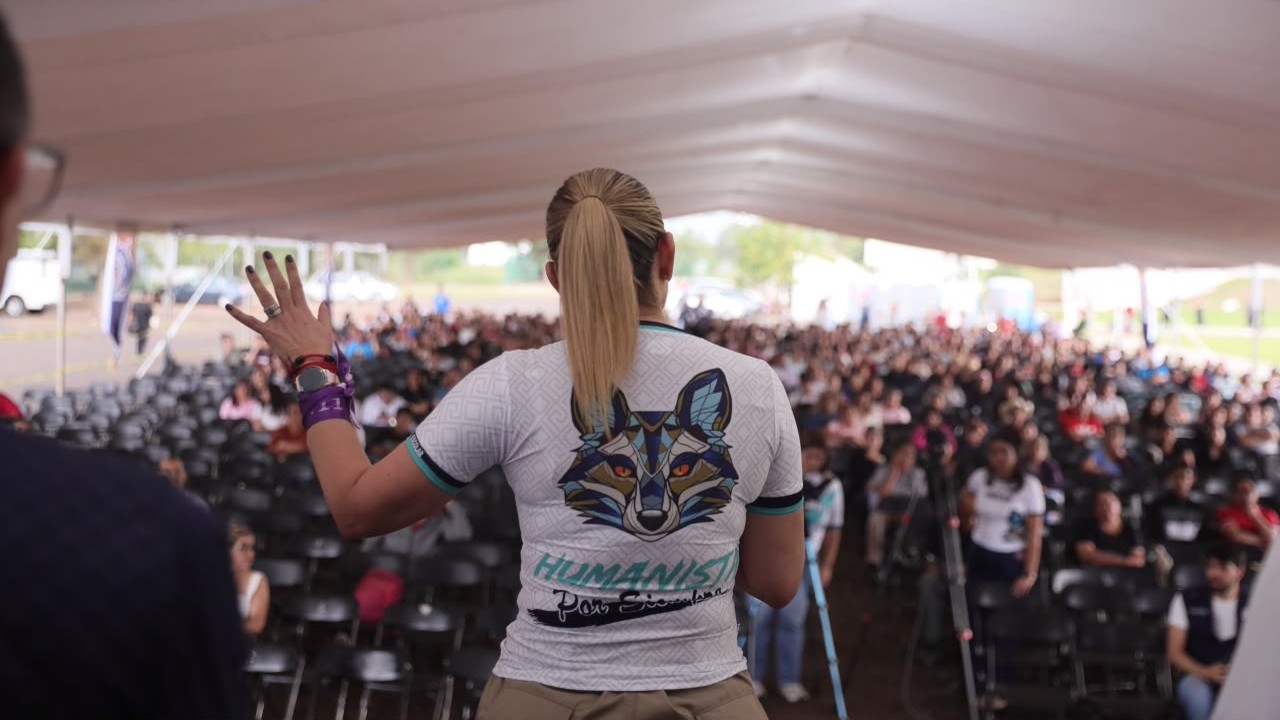 La supervisión directa de la rectoría en las áreas comunes del plantel permitió entablar canales fluidos de comunicación con la comunidad aspirante. La supervisión directa de la rectoría en las áreas comunes del plantel permitió entablar canales fluidos de comunicación con la comunidad aspirante.