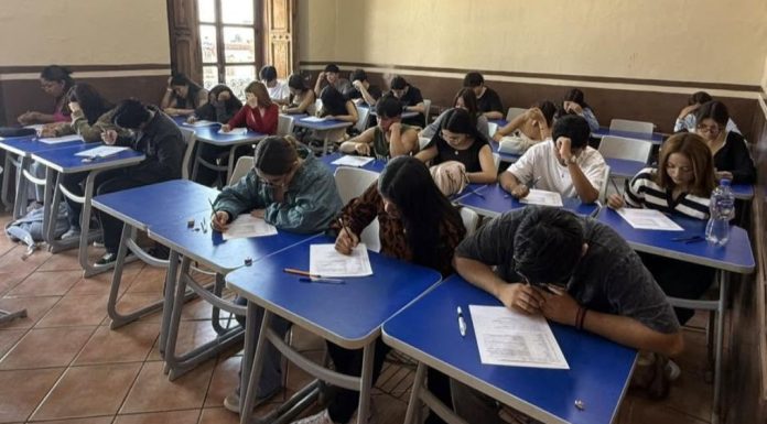 UMSNH somete a autoevaluación al Bachillerato Nicolaita por primera vez Alumnos de la Escuela Preparatoria “Ing. Pascual Ortiz Rubio” realizan actividades académicas en el aula, uno de los rubros integrados en las 12 categorías de la evaluación GABNI.