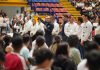 UMSNH inicia evaluaciones de nuevo ingreso bajo controles del Ceneval La rectora Yarabí Ávila González se dirigió a los miles de aspirantes reunidos en Ciudad Universitaria al inicio de la aplicación del examen de admisión de la UMSNH para el ciclo 2026-2027, acompañada por autoridades universitarias y personal de la Dirección de Control Escolar.