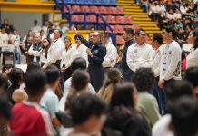 UMSNH inicia evaluaciones de nuevo ingreso bajo controles del Ceneval La rectora Yarabí Ávila González se dirigió a los miles de aspirantes reunidos en Ciudad Universitaria al inicio de la aplicación del examen de admisión de la UMSNH para el ciclo 2026-2027, acompañada por autoridades universitarias y personal de la Dirección de Control Escolar.