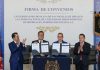 UMSNH firma 18 convenios con colegios de profesionistas de Michoacán La rectora Yarabí Ávila González y el presidente del Foro Nacional de Colegios de Profesionistas de Michoacán, Diego Romeo Chávez Hernández, muestran las carpetas firmadas del convenio marco interinstitucional.