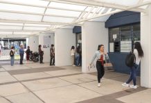 UMSNH abre periodo de inscripción para alumnos de nuevo ingreso Instalaciones del edificio Q en la UMSNH habilitadas con infraestructura y personal administrativo para garantizar un flujo ordenado de estudiantes durante el periodo de inscripciones.