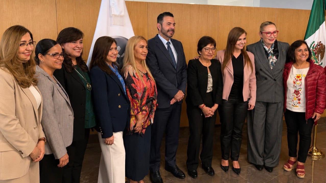 Autoridades universitarias y del órgano fiscalizador federal analizan la propuesta para el establecimiento de convenios orientados a la formación de auditores ciudadanos al interior de los planteles. Autoridades universitarias y del órgano fiscalizador federal analizan la propuesta para el establecimiento de convenios orientados a la formación de auditores ciudadanos al interior de los planteles.