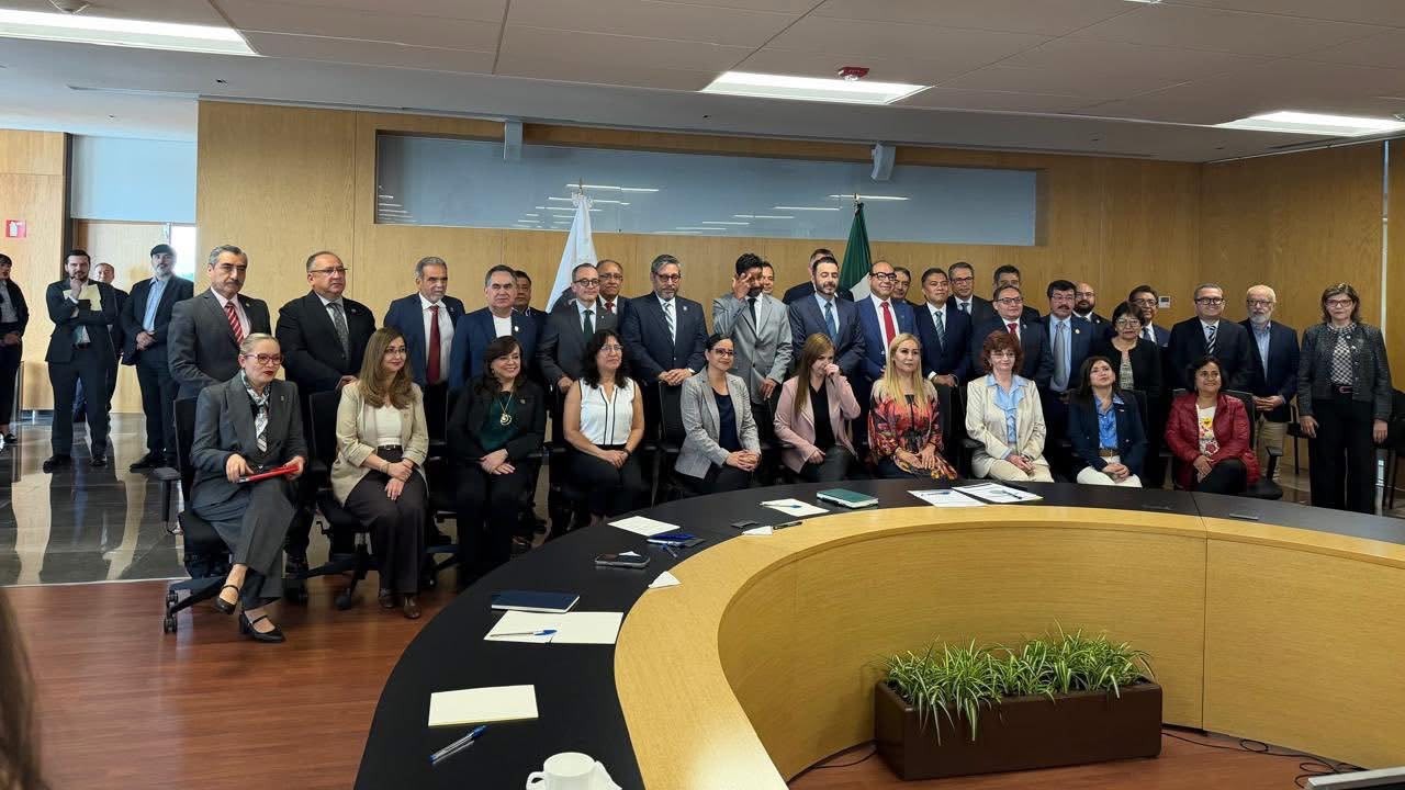 Titulares de las instituciones de educación superior autónomas y representantes de la ANUIES participan en la sesión de coordinación interinstitucional convocada por la ASF para el control y evaluación presupuestal. Titulares de las instituciones de educación superior autónomas y representantes de la ANUIES participan en la sesión de coordinación interinstitucional convocada por la ASF para el control y evaluación presupuestal.