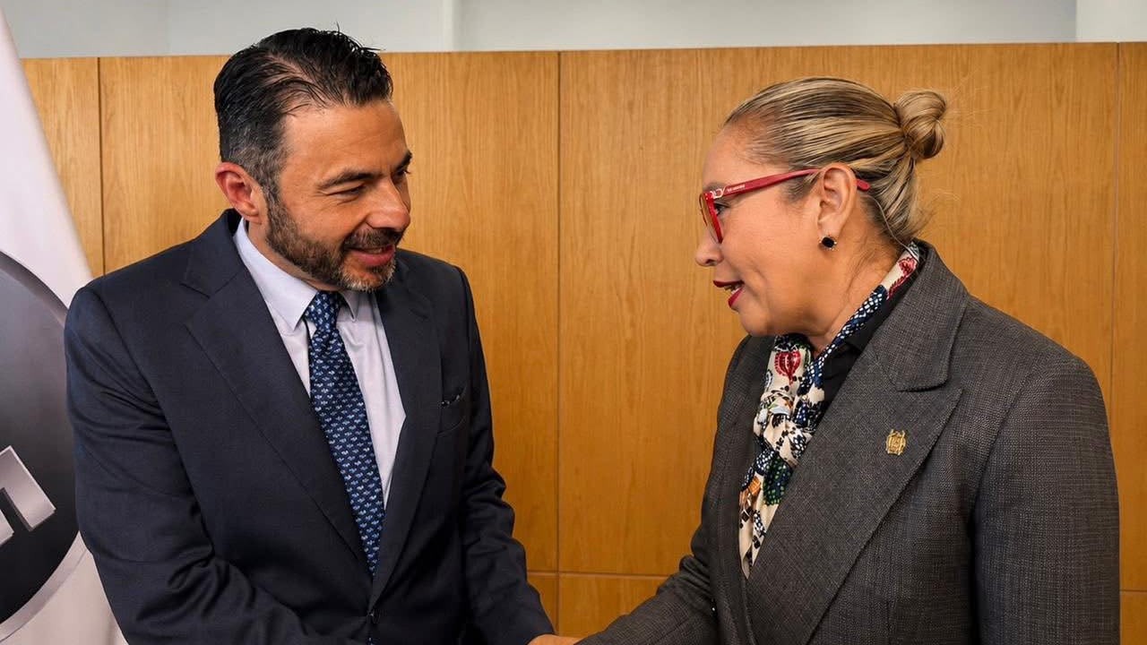 La rectora de la UMSNH, Yarabí Ávila González, junto a homólogos de diversas universidades públicas del país y el auditor Superior de la Federación, Aureliano Hernández Palacios Cardel, durante el encuentro enfocado en la transparencia y la fiscalización del gasto público. La rectora de la UMSNH, Yarabí Ávila González, junto a homólogos de diversas universidades públicas del país y el auditor Superior de la Federación, Aureliano Hernández Palacios Cardel, durante el encuentro enfocado en la transparencia y la fiscalización del gasto público.