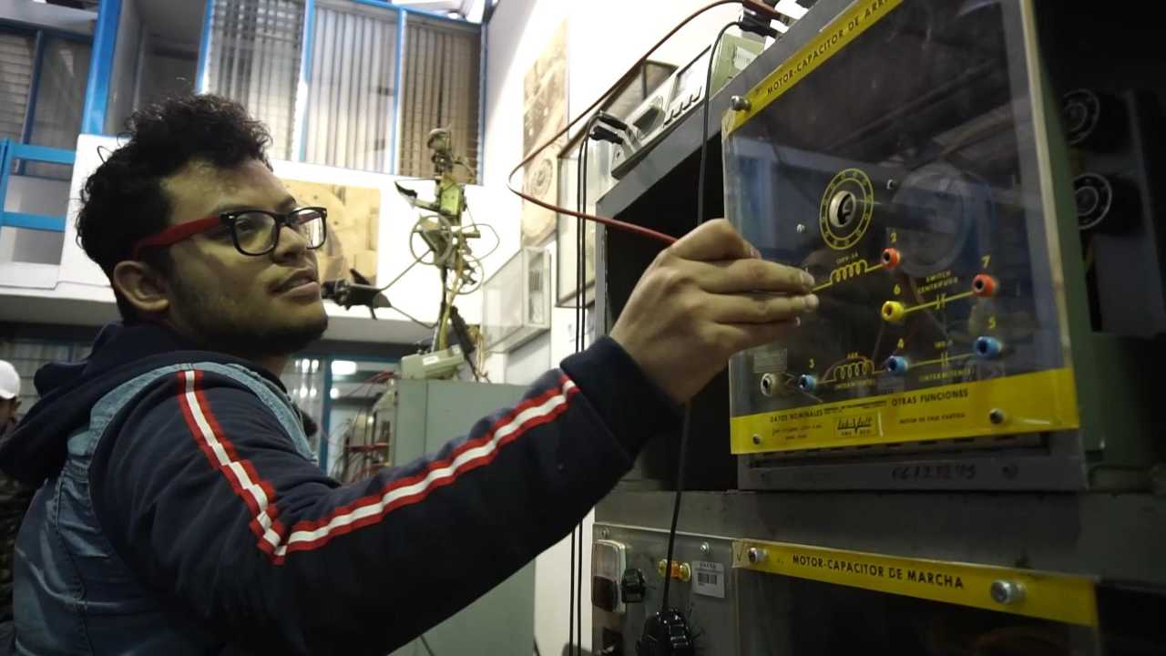 Diversidad en la investigación aplicada: La innovación tecnológica en la Universidad Michoacana abarca diversas ramas, incluyendo el diseño y ajuste de sistemas de control e instrumentación, contribuyendo al portafolio de patentes universitarias. Diversidad en la investigación aplicada: La innovación tecnológica en la Universidad Michoacana abarca diversas ramas, incluyendo el diseño y ajuste de sistemas de control e instrumentación, contribuyendo al portafolio de patentes universitarias.