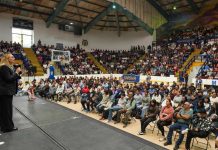 UMSNH fortalece ingreso al bachillerato y consolida Pase por Excelencia La cancha y graderías del auditorio registraron una amplia concurrencia de familias interesadas en el desarrollo integral y académico de las y los nuevos universitarios.