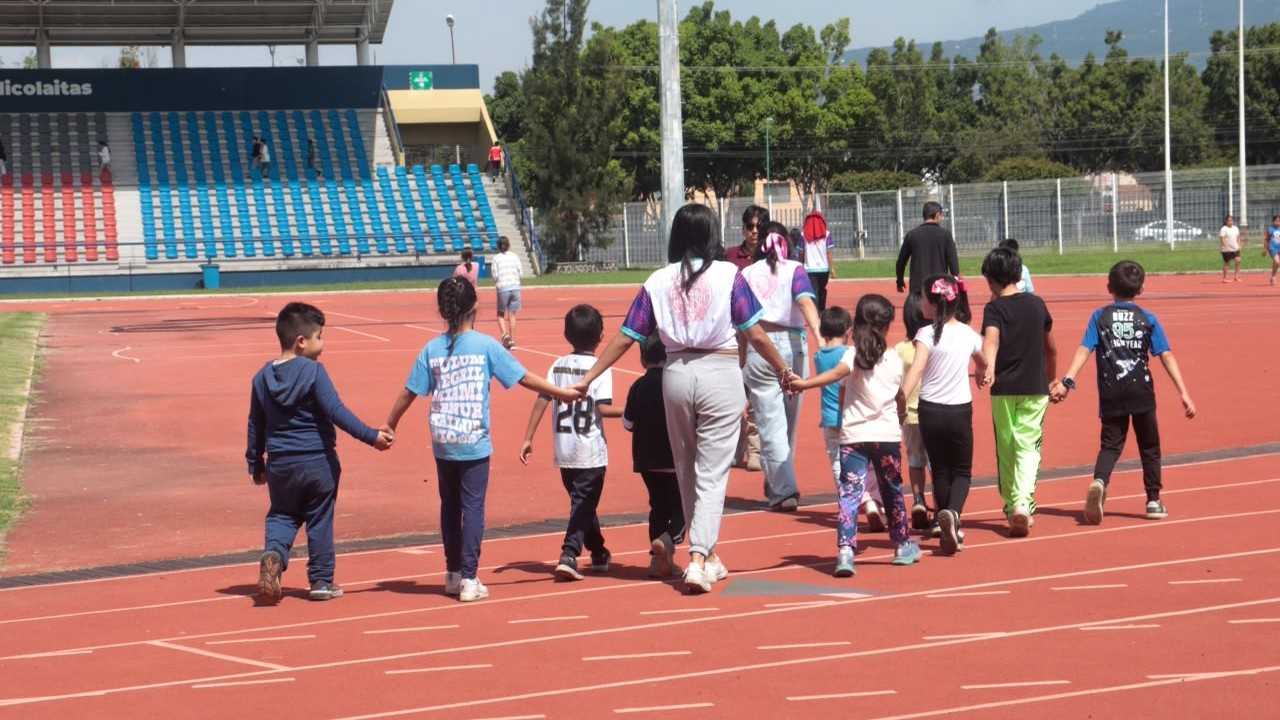 Las inscripciones para el Curso de Verano de la UMSNH permanecen abiertas para los padres y madres interesados en que sus hijas e hijos participen durante las próximas tres semanas en el programa integral nicolaita. Las inscripciones para el Curso de Verano de la UMSNH permanecen abiertas para los padres y madres interesados en que sus hijas e hijos participen durante las próximas tres semanas en el programa integral nicolaita.