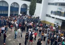 UMSNH se sumó a la Jornada Nacional de Protección Civil Estudiantes, docentes y personal administrativo se concentran en punto de reunión durante simulacro de sismo realizado en la Facultad de Contaduría y Ciencias Administrativas de la UMSNH en Morelia, como parte de la Jornada Nacional de Protección Civil.