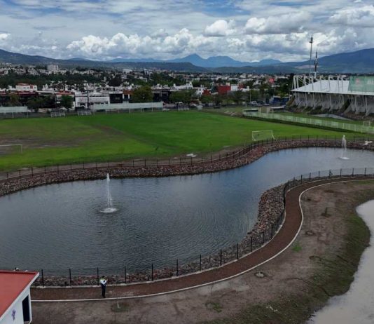 UMSNH amplía infraestructura deportiva, ambiental y cultural El lago artificial forma parte de la estrategia de la UMSNH para almacenar y distribuir agua industrial en Ciudad Universitaria.