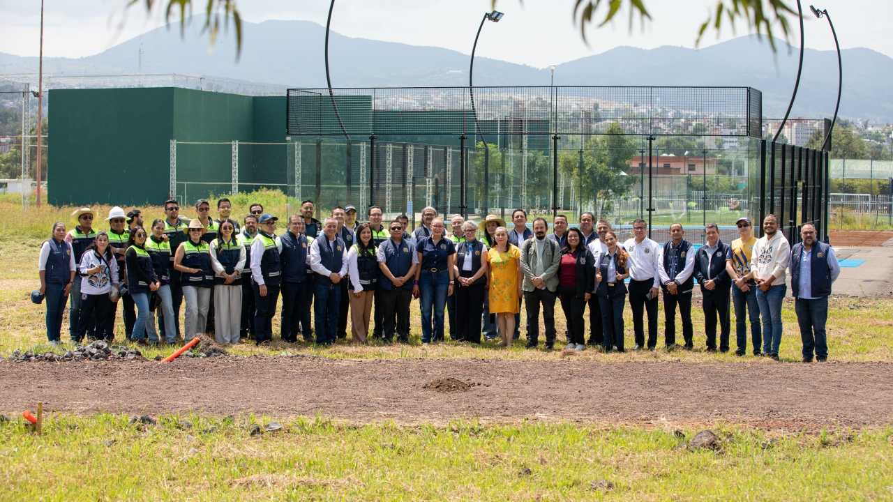 Autoridades universitarias y representantes de medios de comunicación recorrieron las instalaciones de la Ciudad Deportiva de la UMSNH. Autoridades universitarias y representantes de medios de comunicación recorrieron las instalaciones de la Ciudad Deportiva de la UMSNH.