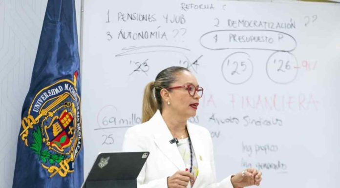 UMSNH denuncia estrategia para asfixiar sus finanzas institucionales La rectora Yarabí Ávila desglosó ante la prensa las cifras y los rubros financieros afectados por resoluciones judiciales emitidas en formato "fast track".
