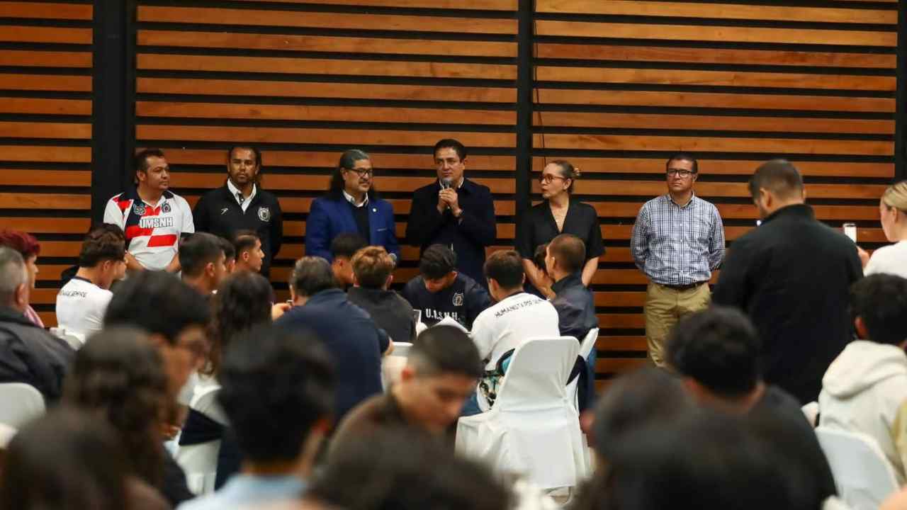 Durante el encuentro con deportistas representativos, funcionarios nicolaitas expusieron los avances en infraestructura y normativa institucional. Durante el encuentro con deportistas representativos, funcionarios nicolaitas expusieron los avances en infraestructura y normativa institucional.