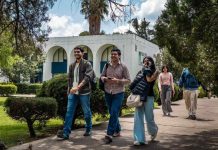 Rehabilitación de espacios universitarios transforma la infraestructura de UMSNH El mantenimiento continuo de áreas verdes y fachadas en las dependencias académicas brinda un entorno armónico y seguro para la vida estudiantil.