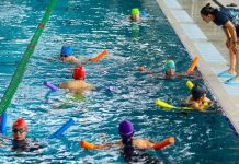 UMSNH convoca a visorías para la Selección Universitaria de Natación Entrenadores del selectivo nicolaita supervisan desde el borde de la piscina las rutinas técnicas y de desplazamiento de los participantes.Entrenadores del selectivo nicolaita supervisan desde el borde de la piscina las rutinas técnicas y de desplazamiento de los participantes.
